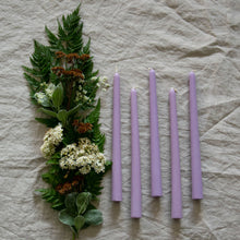 Load image into Gallery viewer, Rustic taper candles 5pcs pastel violet
