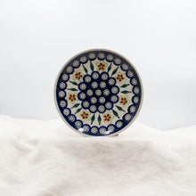 Load image into Gallery viewer, Polish Pottery plate 19,5 cm 810D
