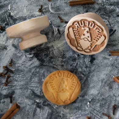 Embossed wooden cookie stamp with pattern 